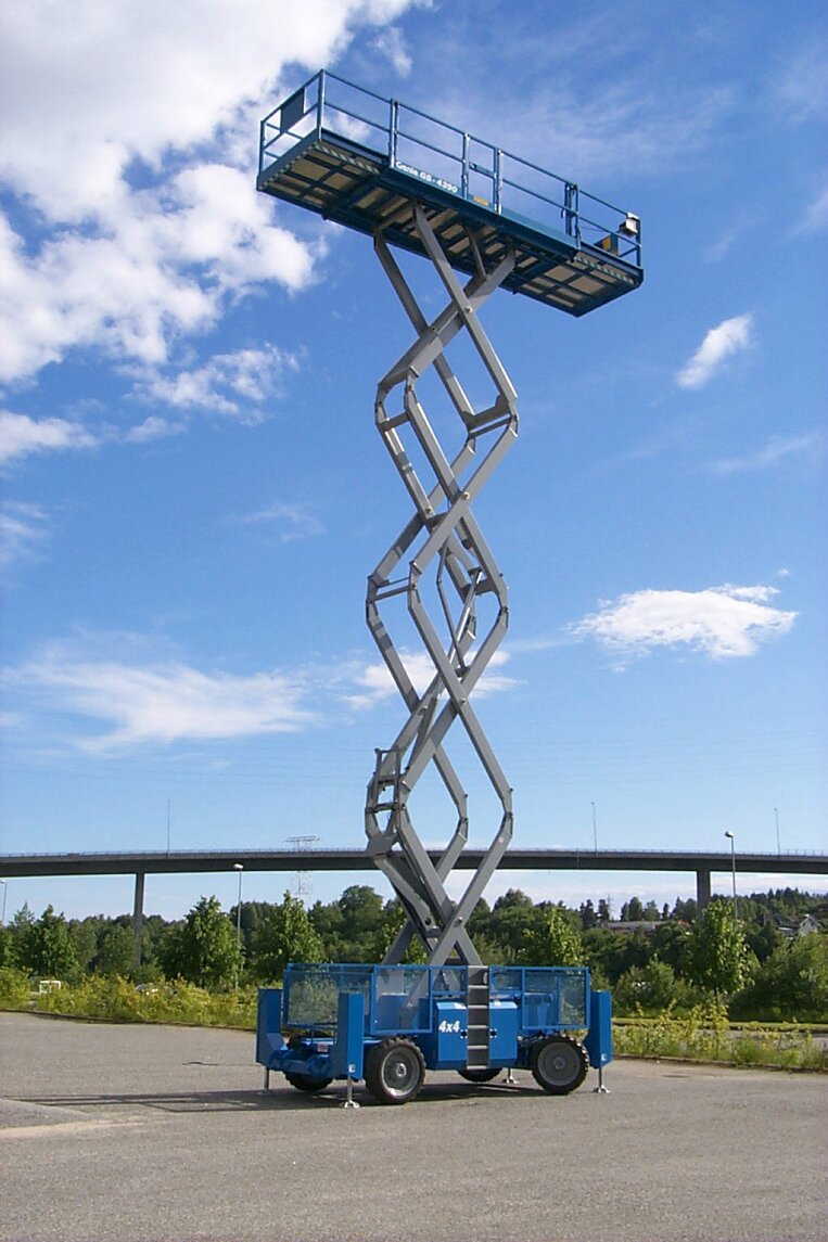 Sakselift diesel arb.h <15m støttebein